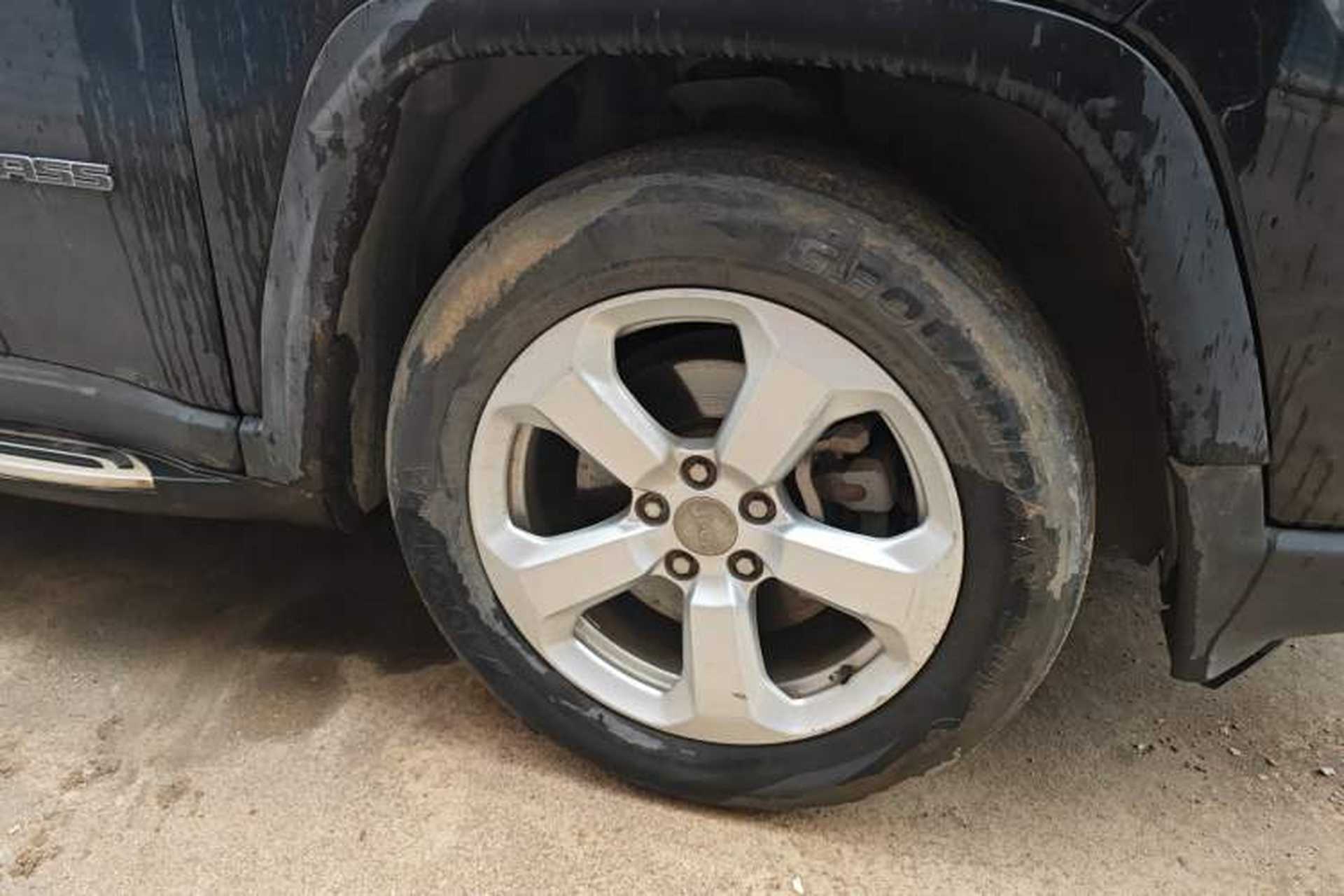 Used Jeep Compass 2017 200T Automatic Family Edition Right Front Wheel Hub