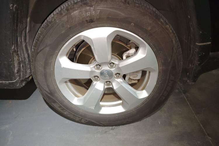 Used Jeep Compass 2017 200T Automatic Family Edition Right Front Wheel Hub