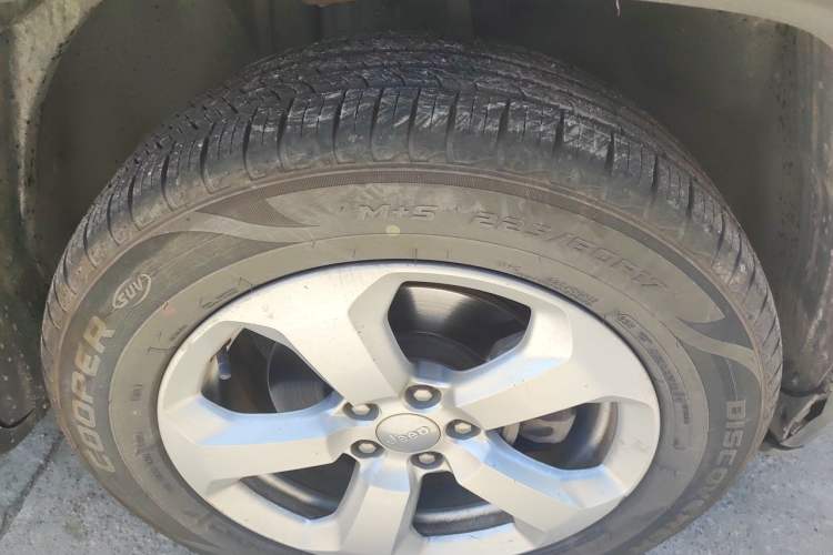 Used Jeep Compass 2017 200T Automatic Family Edition Right Front Wheel Hub