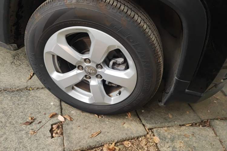 Used Jeep Compass 2017 200T Automatic Family Edition Right Front Wheel Hub