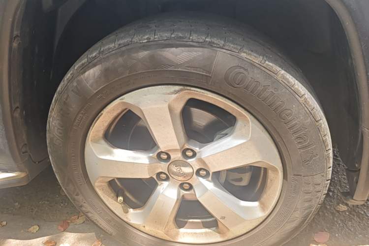Used Jeep Compass 2017 200T Automatic Family Edition Right Front Wheel Hub