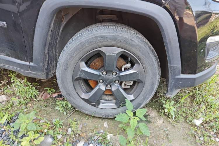 Used Jeep Compass 2017 200T Automatic Enjoyment Edition Right Front Wheel Hub