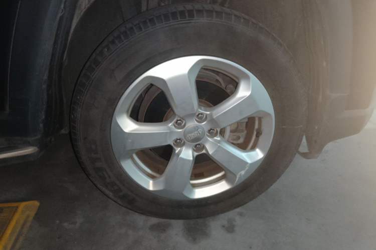 Used Jeep Compass 2017 200T Automatic Family Edition Right Front Wheel Hub
