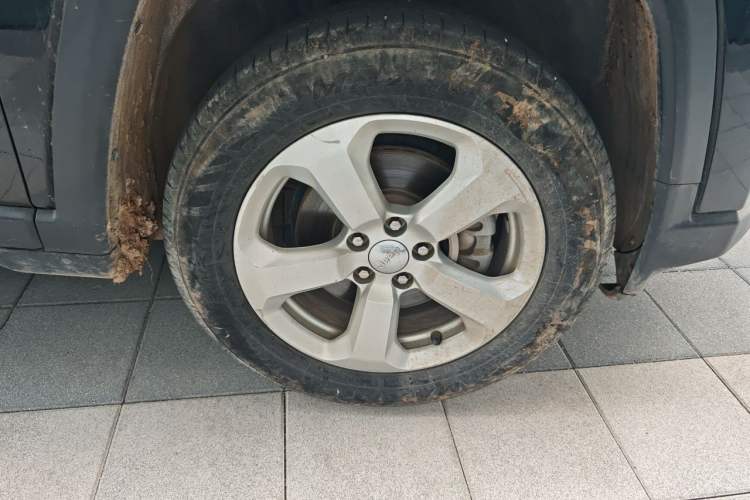 Used Jeep Compass 2017 200T Automatic Enjoyment Version Right Front Wheel Hub