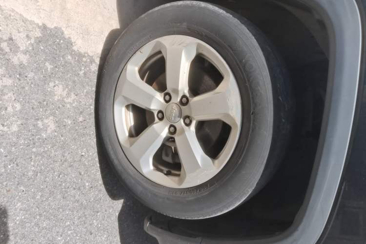 Used Jeep Compass 2017 200T Automatic Family Edition Right Front Wheel Hub