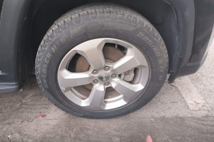 Used Jeep Compass 2017 200T Automatic Enjoyment Version Right Front Wheel Hub