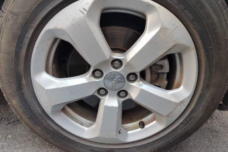 Used Jeep Compass 2017 200T Automatic Family Edition Right Front Wheel Hub