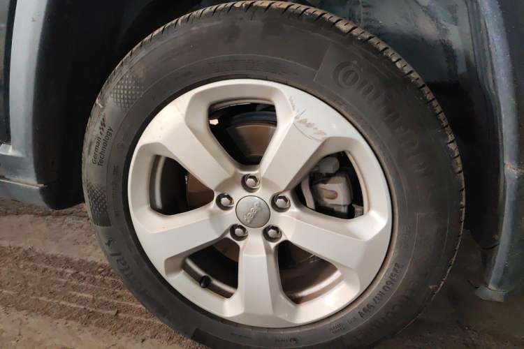 Used Jeep Compass 2017 200T Automatic Family Edition Right Front Wheel Hub
