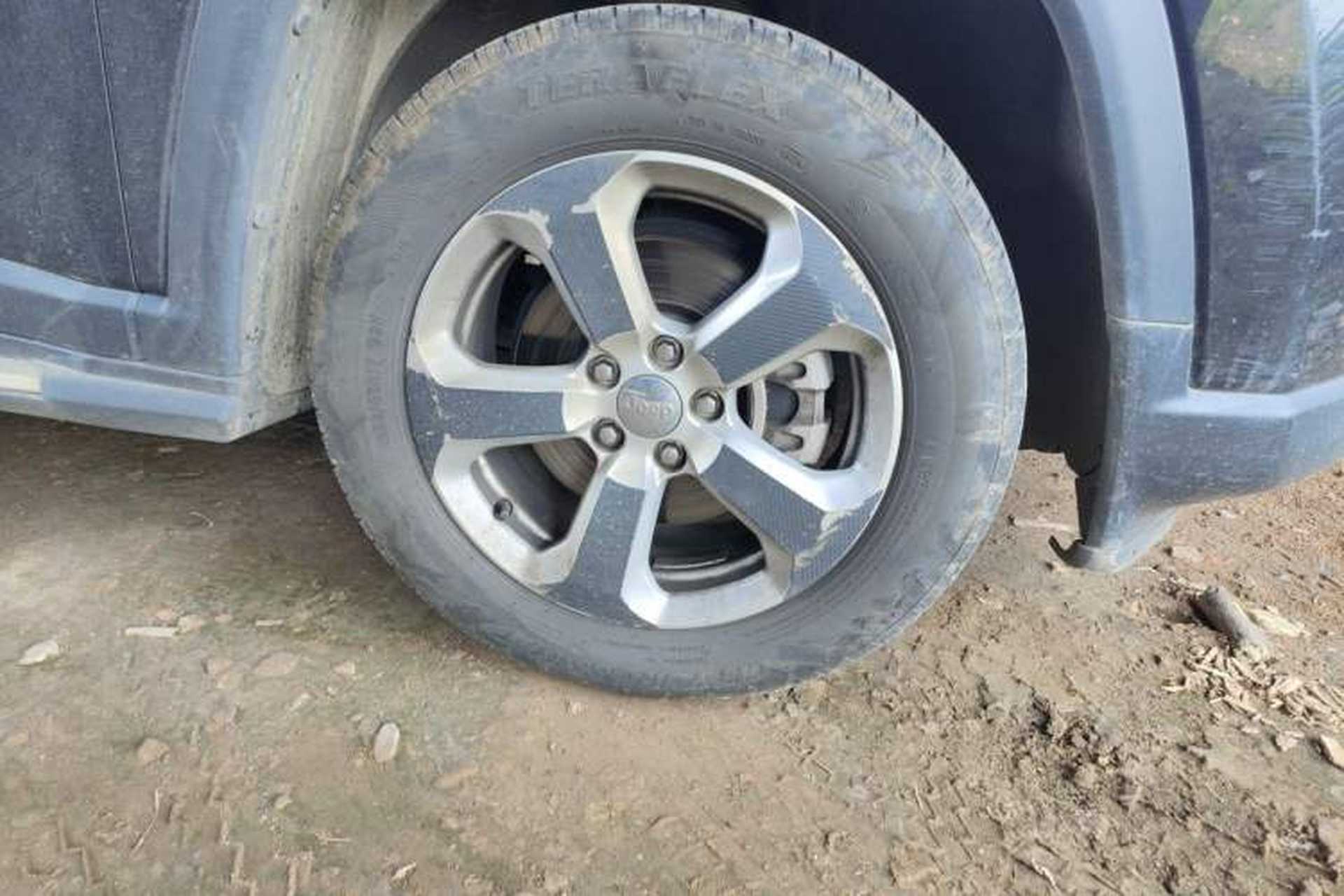 Used Jeep Compass 2017 200T Automatic Family Edition Right Front Wheel Hub