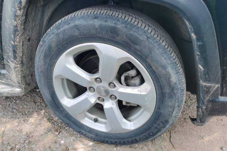 Used Jeep Compass 2017 200T Automatic Family Edition Right Front Wheel Hub