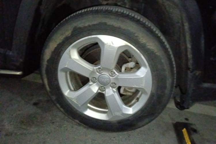 Used Jeep Compass 2017 200T Automatic Family Edition Right Front Wheel Hub