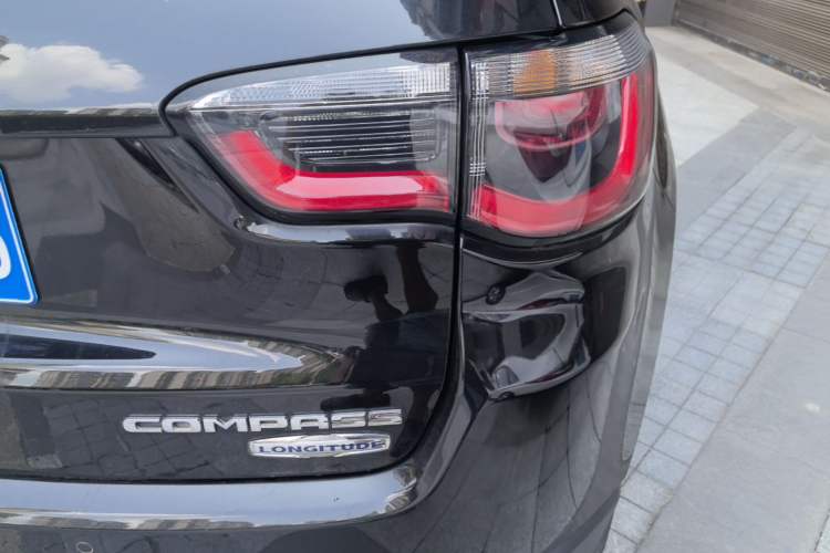Used Jeep Compass 2017 200T Automatic Comfort Edition Right Rear Taillight
