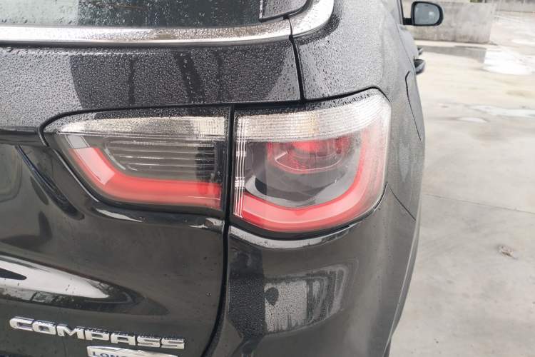 Used Jeep Compass 2017 200T Automatic Family Edition Right Rear Taillight