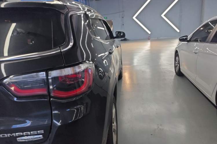 Used Jeep Compass 2017 200T Automatic Family Edition Right Rear Taillight