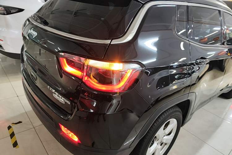 Used Jeep Compass 2017 200T Automatic Family Edition Right Rear Taillight