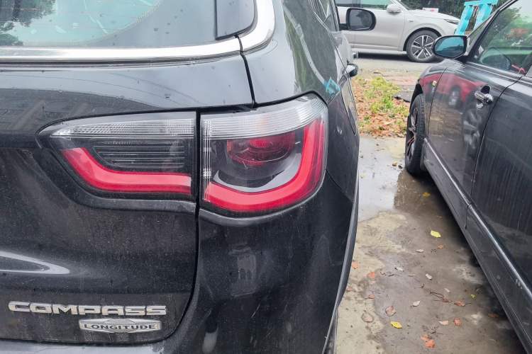 Used Jeep Compass 2017 200T Automatic Family Edition Right Rear Taillight