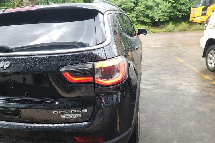 Used Jeep Compass 2017 200T Automatic Family Edition Right Rear Taillight