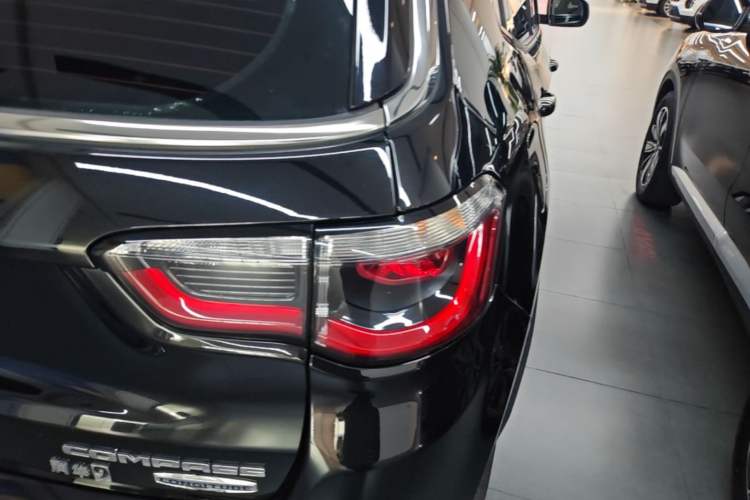 Used Jeep Compass 2017 200T Automatic Family Edition Right Rear Taillight