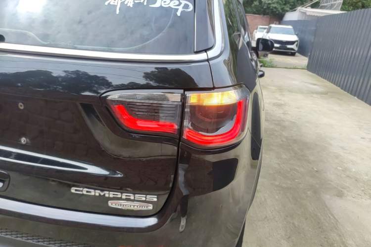 Used Jeep Compass 2017 200T Automatic Family Edition Right Rear Taillight