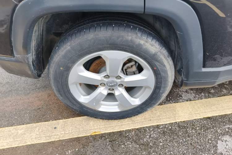 Used Jeep Compass 2017 200T Automatic Family Edition Right Rear Wheel Hub