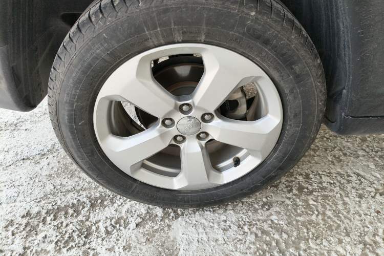 Used Jeep Compass 2017 200T Automatic Family Edition Right Rear Wheel Hub