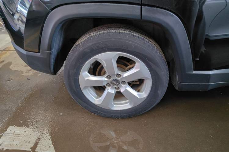 Used Jeep Compass 2017 200T Automatic Family Edition Right Rear Wheel Hub