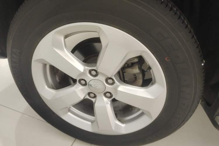 Used Jeep Compass 2017 200T Automatic Family Edition Right Rear Wheel Hub