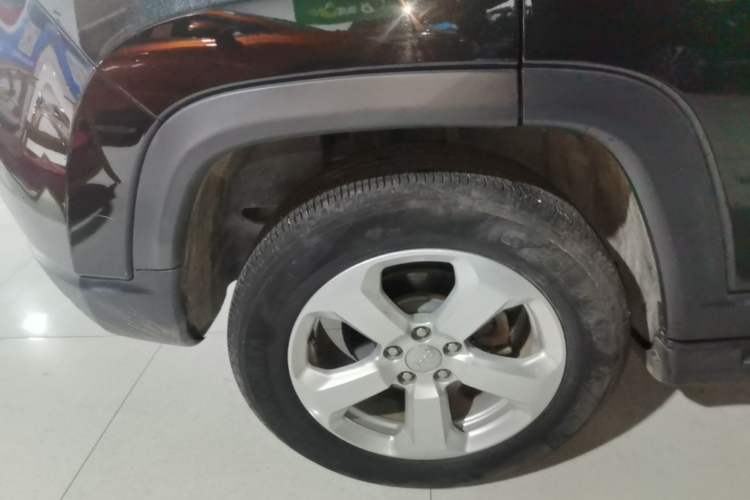 Used Jeep Compass 2017 200T Automatic Family Edition Right Rear Wheel Hub