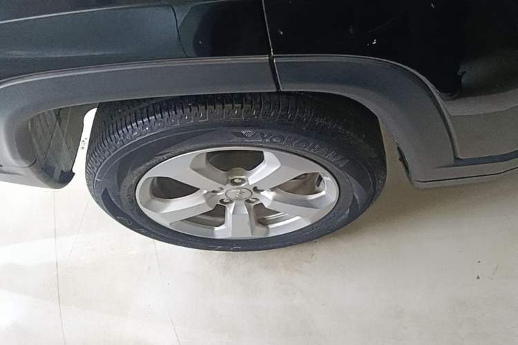 Used Jeep Compass 2017 200T Automatic Comfort Edition Right Rear Wheel Hub