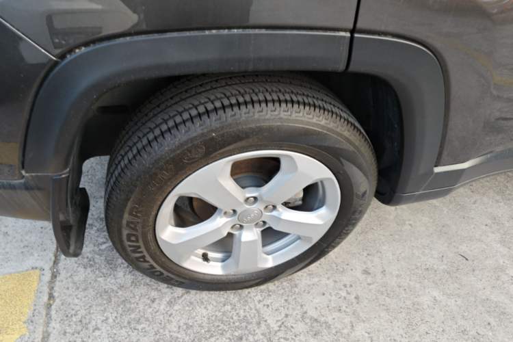 Used Jeep Compass 2017 200T Automatic Family Edition Right Rear Wheel Hub