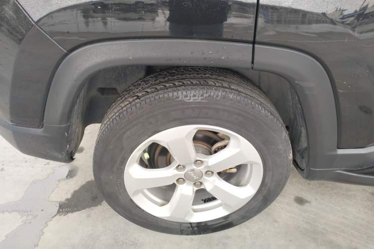 Used Jeep Compass 2017 200T Automatic Family Edition Right Rear Wheel Hub