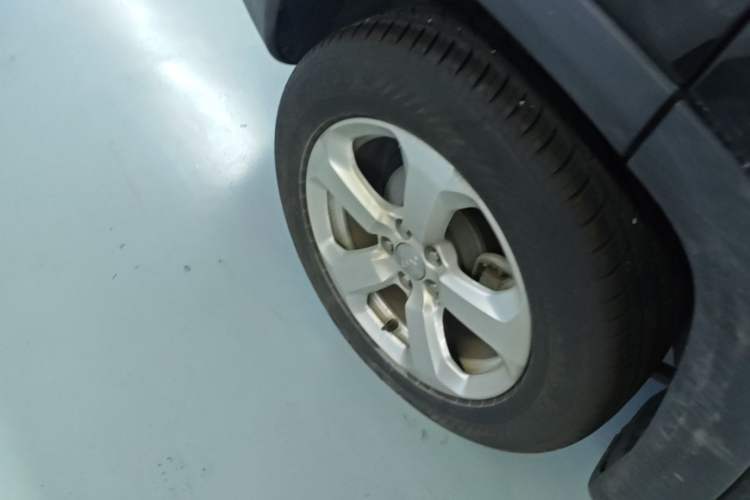 Used Jeep Compass 2017 200T Automatic Family Edition Right Rear Wheel Hub