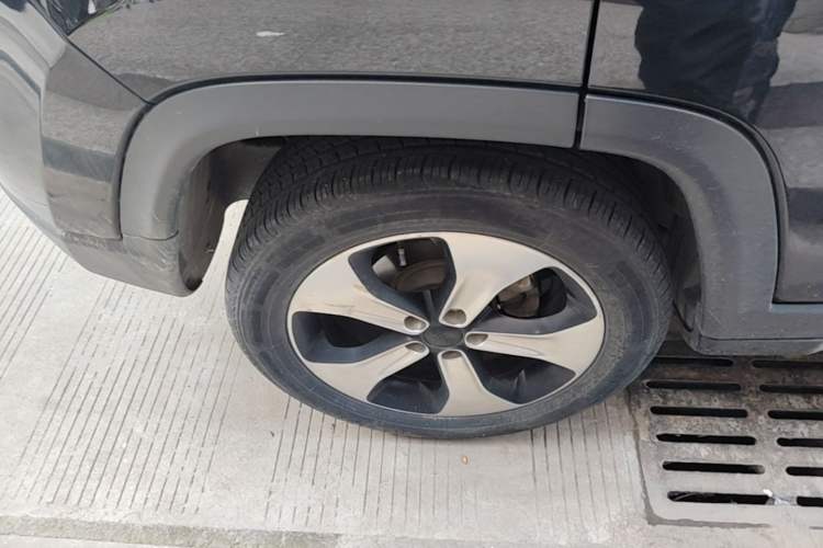Used Jeep Compass 2017 200T Automatic Prestige Edition Right Rear Wheel Hub