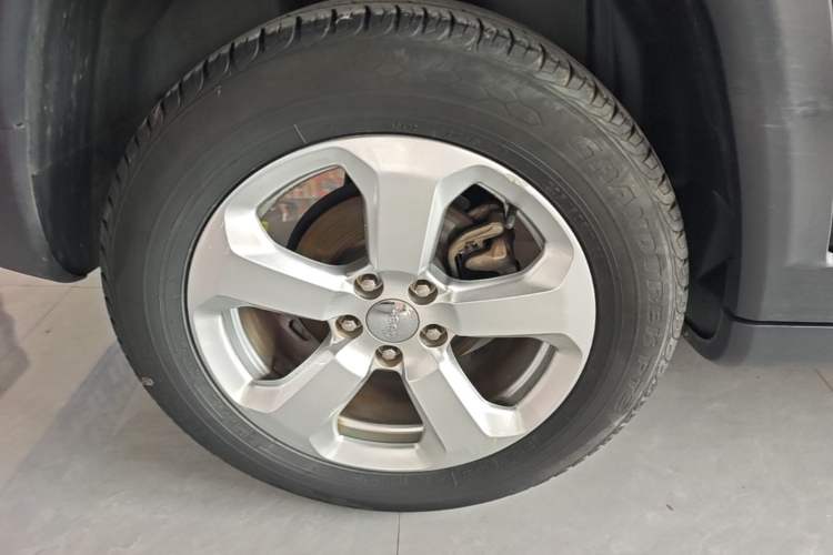 Used Jeep Compass 2017 200T Automatic Family Edition Right Rear Wheel Hub