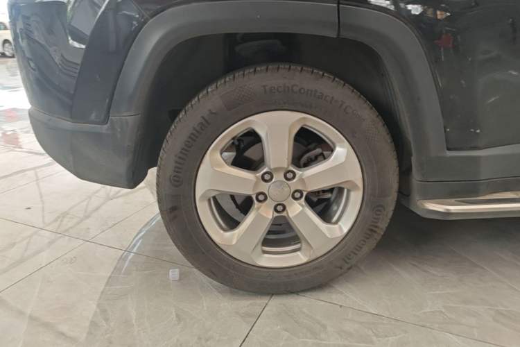 Used Jeep Compass 2017 200T Automatic Family Edition Right Rear Wheel Hub