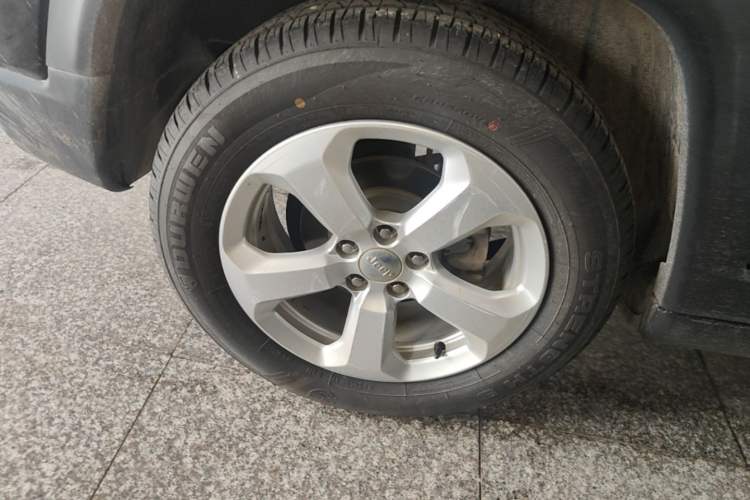 Used Jeep Compass 2017 200T Automatic Family Edition Right Rear Wheel Hub