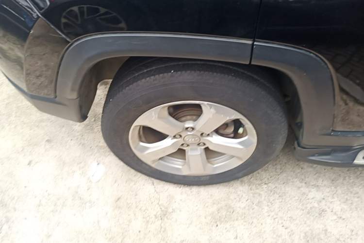 Used Jeep Compass 2017 200T Automatic Family Edition Right Rear Wheel Hub