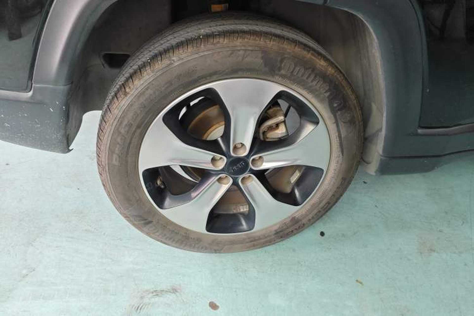 Used Jeep Compass 2017 200T Automatic Prestige Edition Right Rear Wheel Hub