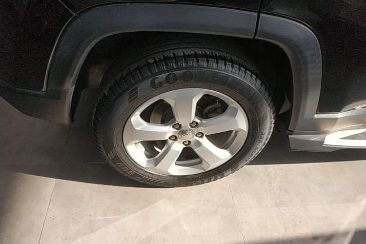 Used Jeep Compass 2017 200T Automatic Family Edition Right Rear Wheel Hub