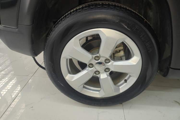 Used Jeep Compass 2017 200T Automatic Family Edition Right Rear Wheel Hub
