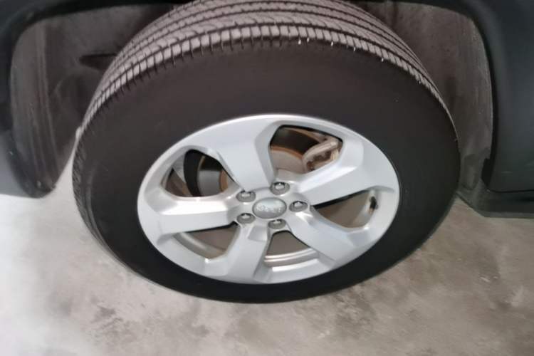 Used Jeep Compass 2017 200T Automatic Family Edition Right Rear Wheel Hub