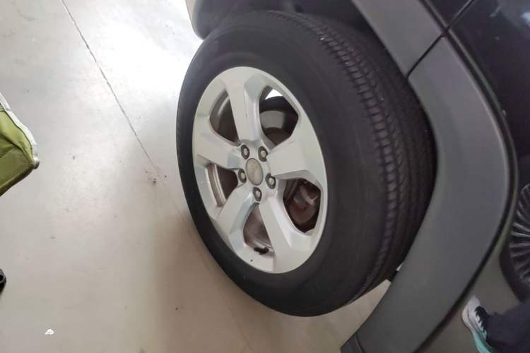 Used Jeep Compass 2017 200T Automatic Comfort Edition Right Rear Wheel Hub