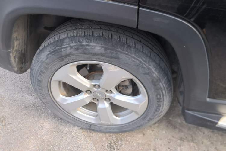 Used Jeep Compass 2017 200T Automatic Family Edition Right Rear Wheel Hub