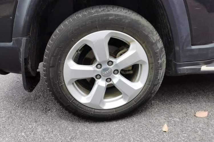 Used Jeep Compass 2017 200T Automatic Family Edition Right Rear Wheel Hub