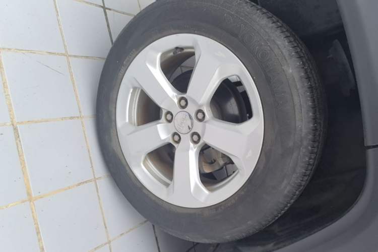 Used Jeep Compass 2017 200T Automatic Family Edition Right Rear Wheel Hub