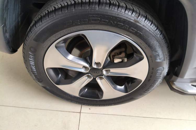 Used Jeep Compass 2017 200T Automatic Prestige Edition Right Rear Wheel Hub