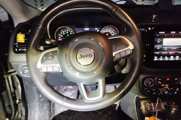 Used Jeep Compass 2017 200T Automatic Prestige Edition Steering Wheel