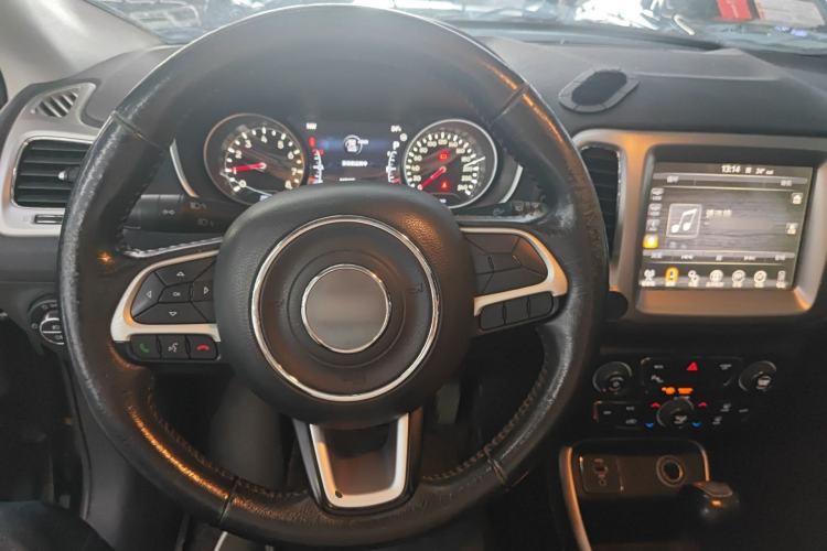 Used Jeep Compass 2017 200T Automatic Family Edition Steering Wheel