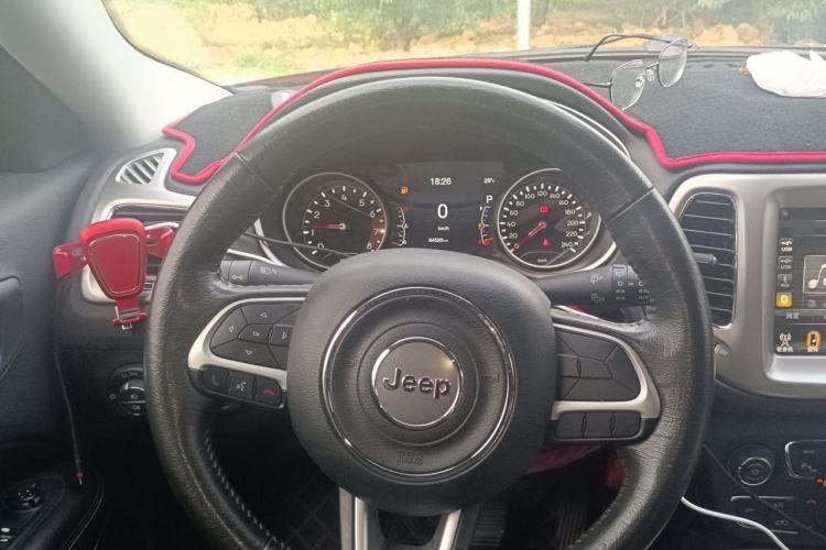 Used Jeep Compass 2017 200T Automatic Family Edition Steering Wheel