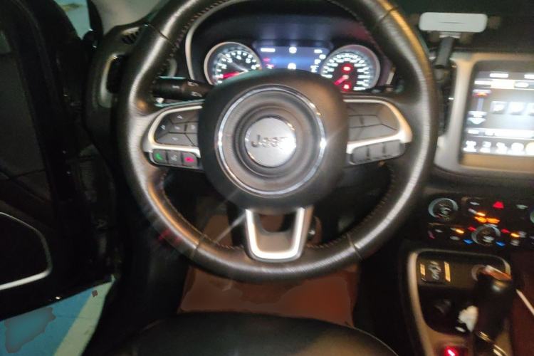 Used Jeep Compass 2017 200T Automatic Family Edition Steering Wheel